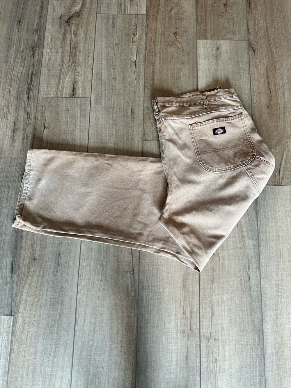 Dickies Men’s Relaxed Fit Jeans in Light Khaki